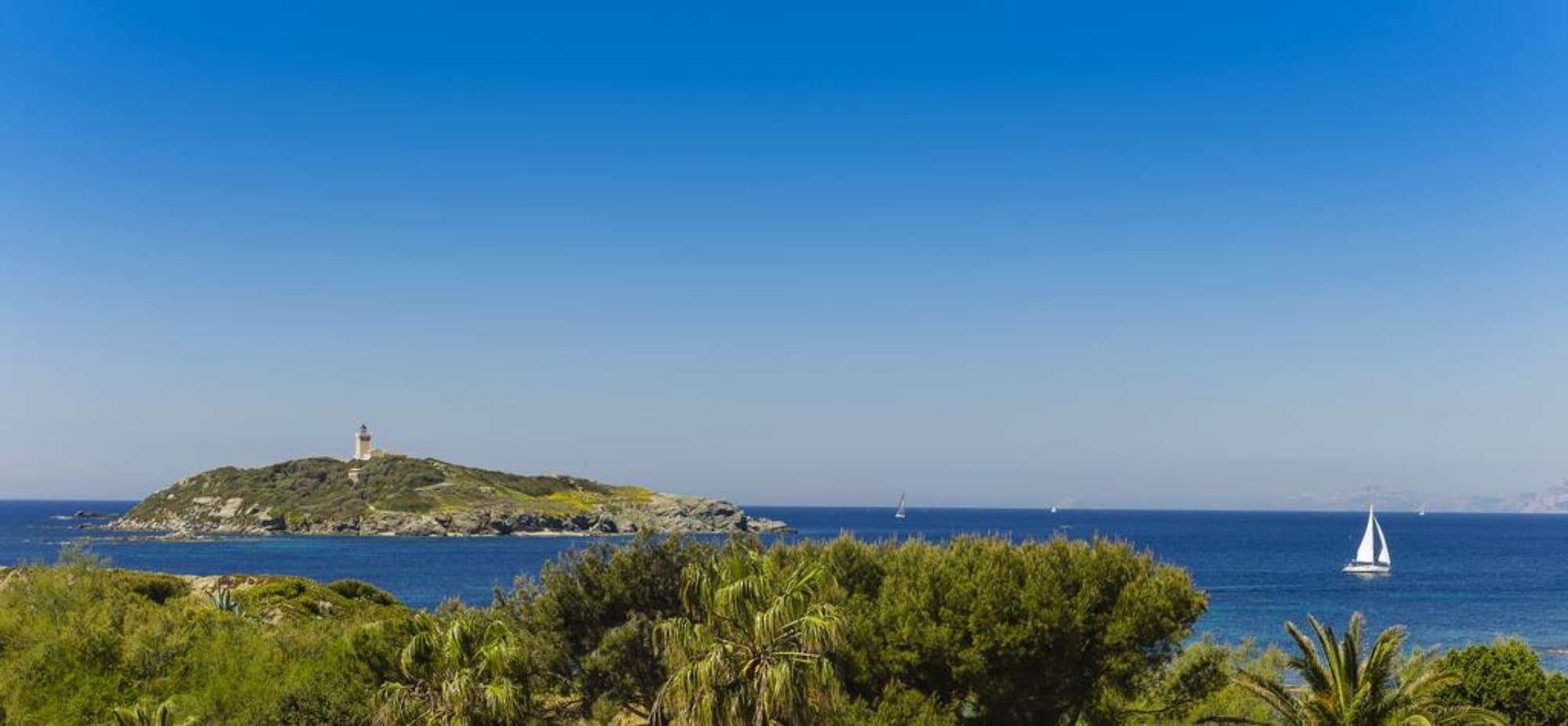 Hotel Helios & Spa - Ile Des Embiez Сикс-Фор-ле-Плаж Екстериор снимка