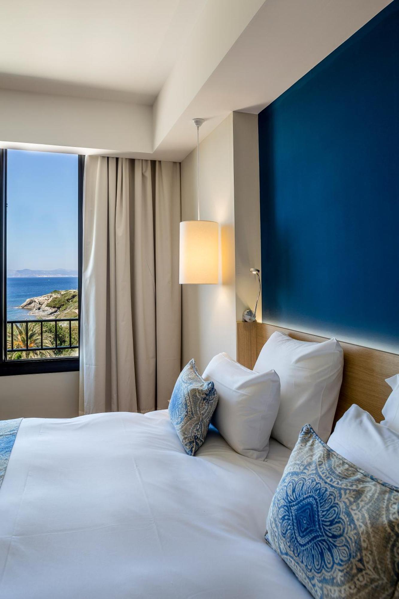 Hotel Helios & Spa - Ile Des Embiez Сикс-Фор-ле-Плаж Екстериор снимка